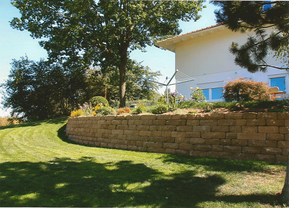 St&uuml;tzmauer aus Santuro Weinbergmauer