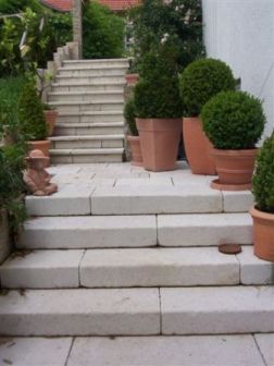 Treppe aus Castellina Blockstufen